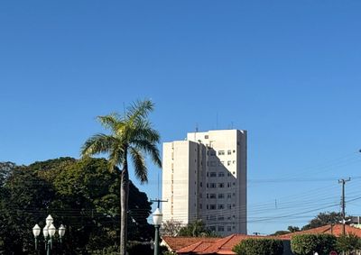 A previs&atilde;o indica tempo firme no domingo, dia do jogo do Brasil, favorecendo encontros entre amigos e familiares.
