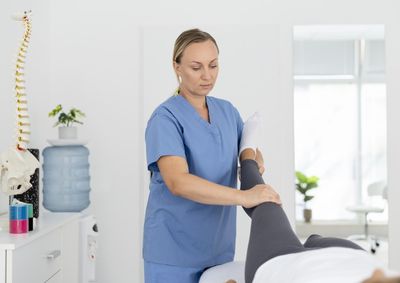 Nesta ter&ccedil;a-feira (28) h&aacute; 21 vagas nos classificados de emprego do Portal da Cidade, entre elas tem para fisioterapeuta e pedreiro.