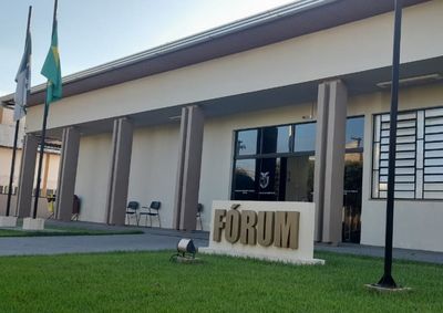Estudantes de p&oacute;s-gradua&ccedil;&atilde;o em Direito concorrem &agrave; vaga para trabalhar no F&oacute;rum.
