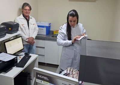 "Antes, quando precis&aacute;vamos fazer transfus&atilde;o de sangue, era necess&aacute;rio buscar as bolsas no Hemon&uacute;cleo de Paranava&iacute;. Agora, temos aqui", afirma o hospital.