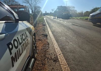 Acidente aconteceu na tarde desta quarta-feira (15) e uma das v&iacute;timas precisou ser resgatada pelo helic&oacute;ptero do Samu.