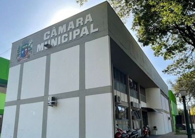 Cargo de oficial legislativo exige ensino m&eacute;dio completo e oferece sal&aacute;rio de R$ 4,2 mil.