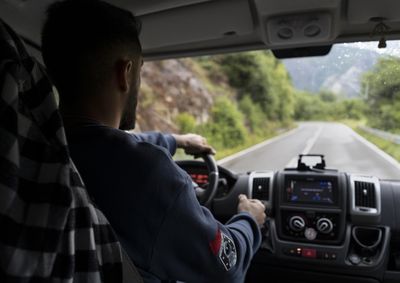 Nesta ter&ccedil;a-feira (4), h&aacute; oportunidades dispon&iacute;veis em Loanda e Porto Rico. Entre as op&ccedil;&otilde;es, tem vaga para motorista de caminh&atilde;o.