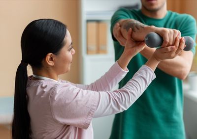 Tamb&eacute;m h&aacute; vagas dispon&iacute;veis para estudantes do ensino m&eacute;dio, t&eacute;cnico e de outras gradua&ccedil;&otilde;es.