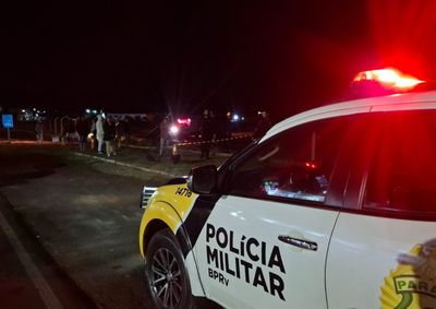 Segundo a pol&iacute;cia, a v&iacute;tima perdeu o controle do carro e bateu contra uma cerca.