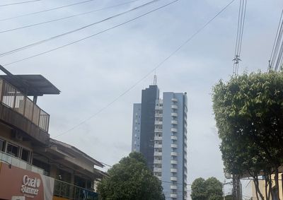 Os pr&oacute;ximos dias ser&atilde;o marcados por uma varia&ccedil;&atilde;o t&eacute;rmica de 21&deg;C, com m&iacute;nima de 14&deg;C e m&aacute;xima que pode chegar aos 35&deg;C.