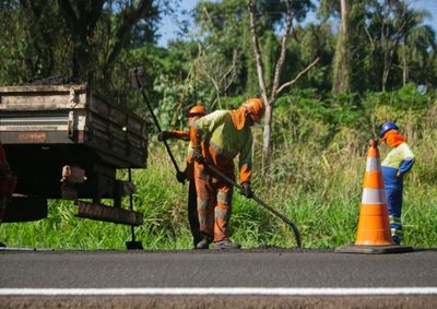 Trechos da BR-376 e PR-182 recebem servi&ccedil;os de melhorias e manuten&ccedil;&atilde;o.