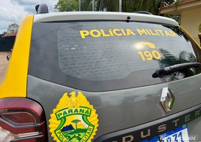 O suspeito estava dirigindo quando foi abordado pela pol&iacute;cia.