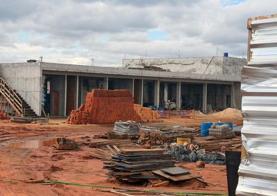 A obra come&ccedil;ou em setembro de 2025 e a previs&atilde;o &eacute; de que seja entregue em janeiro de 2027.