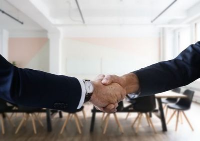 H&aacute; oportunidades em diferentes &aacute;reas para quem busca trabalho em Loanda e Porto Rico.