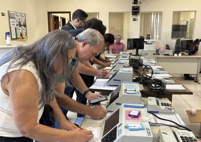 Equipamentos passaram pelos processos necess&aacute;rios e agora aguardam o encaminhamento aos locais de vota&ccedil;&atilde;o.