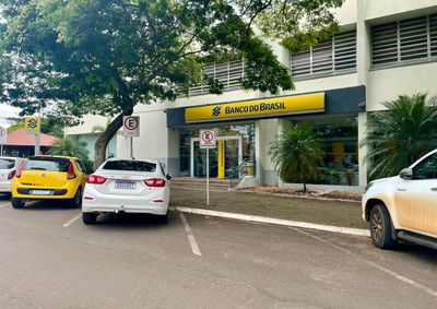 Atendimento presencial ser&aacute; retomado ter&ccedil;a-feira (13). Pix e canais digitais continuam dispon&iacute;veis, inclusive no feriado. 