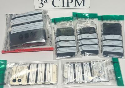Al&eacute;m das drogas, foram apreendidos com ele balan&ccedil;as de precis&atilde;o e celulares. Esse j&aacute; &eacute; o segundo preso pelo mesmo crime em tr&ecirc;s dias.