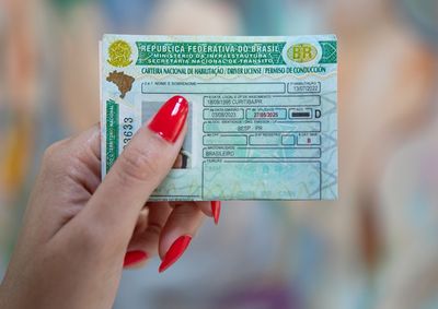 A medida, que j&aacute; era adotada para as categorias C, D e E, tamb&eacute;m passou a ser exigida para quem vai tirar a primeira habilita&ccedil;&atilde;o nas categorias A e B.