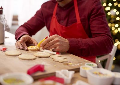 Capacita&ccedil;&atilde;o de preparo e decora&ccedil;&atilde;o de bolos tamb&eacute;m &eacute; uma op&ccedil;&atilde;o para quem deseja se aprofundar na &aacute;rea de confeitaria.