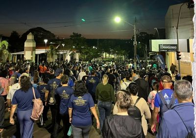 Confira fotos dos peregrinos que percorreram mais de 10km em honra &agrave; Nossa Senhora Aparecida.