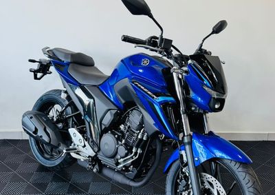 YAMAHA FZ25