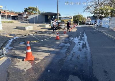 Interven&ccedil;&atilde;o busca acabar com problemas causados por nascente pr&oacute;xima &agrave; Escola Municipal Odilon Leite Ferraz