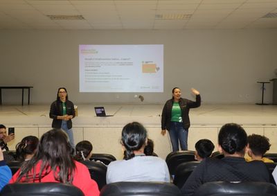 Projeto reuniu quase 400 alunos da rede municipal com atividades sobre organiza&ccedil;&atilde;o financeira e uso consciente do dinheiro

