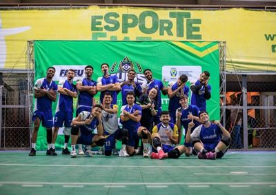 Equipe de voleibol representando o Centro Universit&aacute;rio Unilasalle foi campe&atilde; invicta dos Jogos Universit&aacute;rios Mato-grossenses