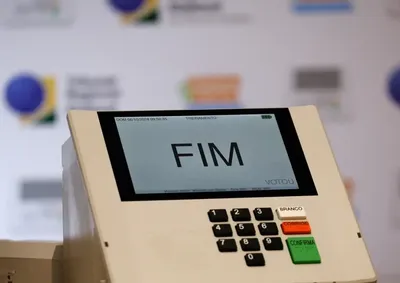 A vota&ccedil;&atilde;o em tr&acirc;nsito est&aacute; restrita &agrave; capital e aos munic&iacute;pios com eleitorado igual ou superior a 100 mil eleitores aptos