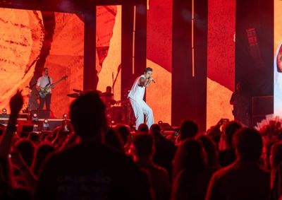 Com show do cantor Luan Santana, o evento foi encerrado com grande p&uacute;blico

