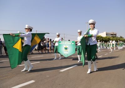O desfile deste ano contar&aacute; com tr&ecirc;s bandas escolares e reunir&aacute; escolas, for&ccedil;as de seguran&ccedil;a, entidades e grupos representativos de Lucas do Rio Verde