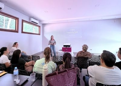 Secret&aacute;ria de Cultura e Turismo, Luciana Bauer, apresentou a trajet&oacute;ria de Lucas do Rio Verde e perspectivas para fortalecer o turismo integrado na regi&atilde;o