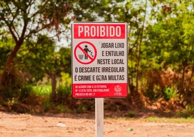 Prefeitura refor&ccedil;a lei que prev&ecirc; multa e at&eacute; apreens&atilde;o de ve&iacute;culo usado no descarte irregular de lixo em locais proibidos



