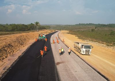 Obra entra na fase final, com 179 trabalhadores e 80 equipamentos. A entrega est&aacute; prevista para novembro de 2026.