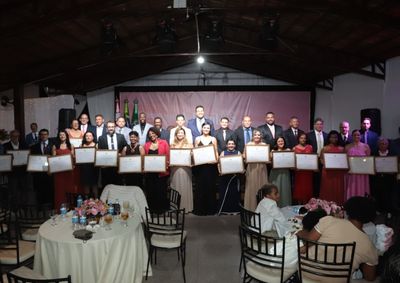 C&acirc;mara Municipal de Mariana homenageia personalidades com o M&eacute;rito Educacional, Cultural, Social, Racial e Aldravista