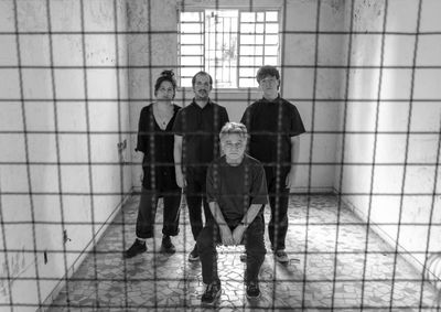 Montagem dirigida por Eduardo Moreira revisita a passagem do Living Theatre por Minas e homenageia Teuda Bara.