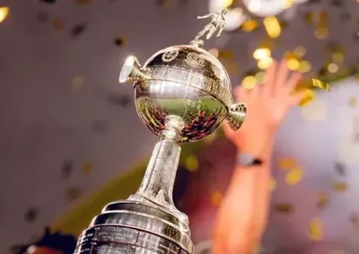 Le&atilde;o decide vaga em Quito, mas estreia em casa no mata-mata e mant&eacute;m vivo sonho de chegar &agrave; final no Centen&aacute;rio, em Montevid&eacute;u