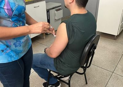 Moradores a partir de 6 meses de idade j&aacute; podem receber a dose nas UBSs; campanha segue at&eacute; 30 de maio