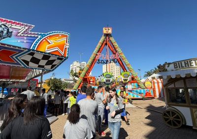 Passeio gratuito durante a Festa de S&atilde;o Pedro refor&ccedil;a import&acirc;ncia do lazer e da inclus&atilde;o para crian&ccedil;as, adolescentes e adultos assistidos pela entidade