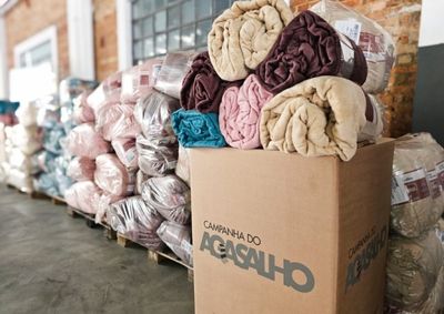 Fundo Social e 52&ordm; BPM/I refor&ccedil;am coleta de roupas e cobertores em v&aacute;rios pontos da cidade para ajudar fam&iacute;lias no inverno