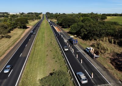 Ecovias mant&ecirc;m servi&ccedil;os de manuten&ccedil;&atilde;o e amplia&ccedil;&atilde;o entre os km 427 e 454 da SP-310, afetando fluxo entre Mirassol, Rio Preto, Cedral e Ibir&aacute; de 29/6 a 4/7