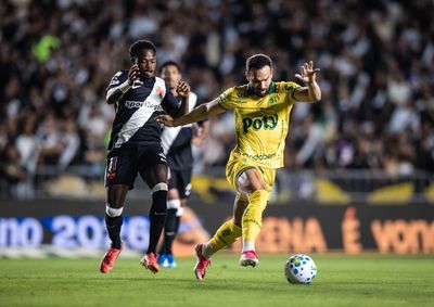Le&atilde;o abre o placar com Igor Formiga, leva o 1 a 1 em S&atilde;o Janu&aacute;rio e mant&eacute;m disputa ponto a ponto com rivais na zona de rebaixamento