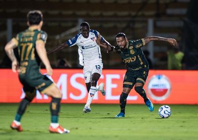 Le&atilde;o abre placar com Eduardo, sofre primeiro gol em casa na Libertadores e precisa de vit&oacute;ria em Quito para seguir vivo nas oitavas