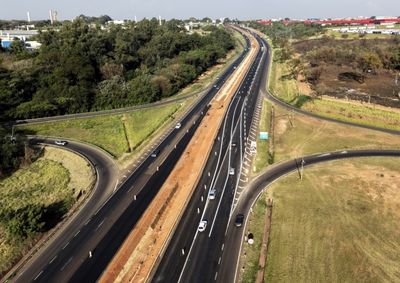 Interdi&ccedil;&atilde;o ocorre 24 horas por dia at&eacute; 5 de setembro, com desvio provis&oacute;rio pelo canteiro central; tr&aacute;fego deve ser normalizado a partir do dia 6