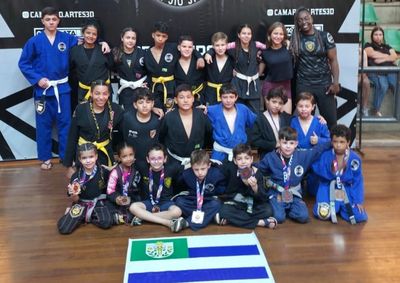 Com apoio da Smel, equipe mirassolense levou 20 ouros, 11 pratas e 7 bronzes em disputas infantis e adultas no Centro Regional de Eventos