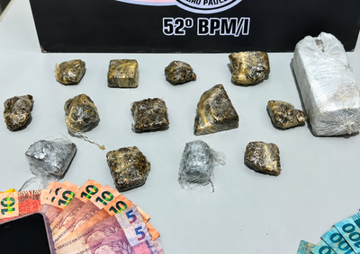 A&ccedil;&atilde;o com apoio do Canil do BAEP apreende drogas e dinheiro; ocorr&ecirc;ncia foi apresentada na Delegacia de Nova Granada