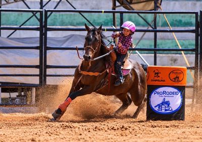 Aos 5 anos, Marina Ikeda Monteiro, do Regissol 2, foi campe&atilde; em Macaubal e ficou em 4&ordm; lugar em Guapia&ccedil;u na categoria kids