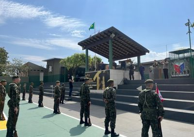 Visita avaliou o n&iacute;vel de instru&ccedil;&atilde;o dos atiradores e acompanhou atividades pr&aacute;ticas desenvolvidas durante a forma&ccedil;&atilde;o militar