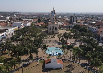 Term&ocirc;metros devem cair at&eacute; 14&deg;C no domingo; Inmet prev&ecirc; c&eacute;u encoberto e tempo seco, sem indica&ccedil;&atilde;o de chuva