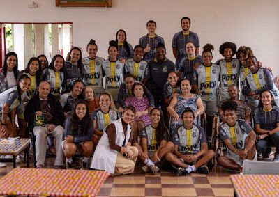 Visita do Mirassol Feminino reuniu atletas, comiss&atilde;o t&eacute;cnica e idosos em uma tarde de hist&oacute;rias, conversa e momentos de descontra&ccedil;&atilde;o