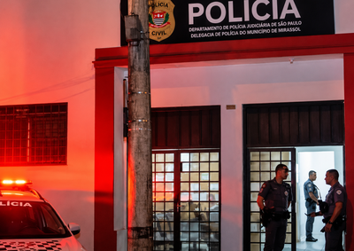 Profissional deixou a pris&atilde;o ap&oacute;s pagar fian&ccedil;a em S&atilde;o Jos&eacute; do Rio Preto e ter&aacute; conduta apurada pela Secretaria Municipal da Sa&uacute;de e Pol&iacute;cia Civil