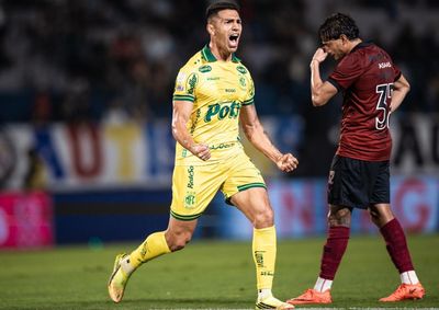 Le&atilde;o joga quase todo o duelo com 10 em Bragan&ccedil;a, busca 1 a 1 com gol de Andr&eacute; Luis, acerta a trave no fim e segue firme na luta para se afastar do Z-4
