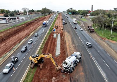 Amplia&ccedil;&atilde;o de faixas e constru&ccedil;&atilde;o de marginais na SP-310, entre Cedral e Rio Preto, muda acessos e exige aten&ccedil;&atilde;o redobrada de quem sai de Mirassol