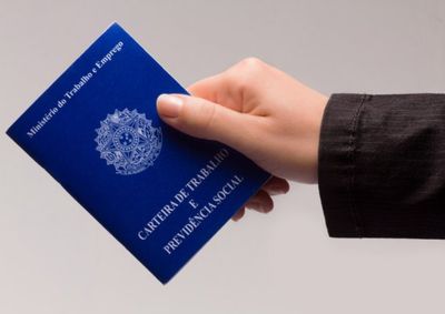 Oportunidades v&atilde;o de auxiliar de produ&ccedil;&atilde;o a t&eacute;cnico de enfermagem, com sal&aacute;rios acima de R$ 3 mil; atendimento &eacute; feito no Poupatempo, na Rua Chile